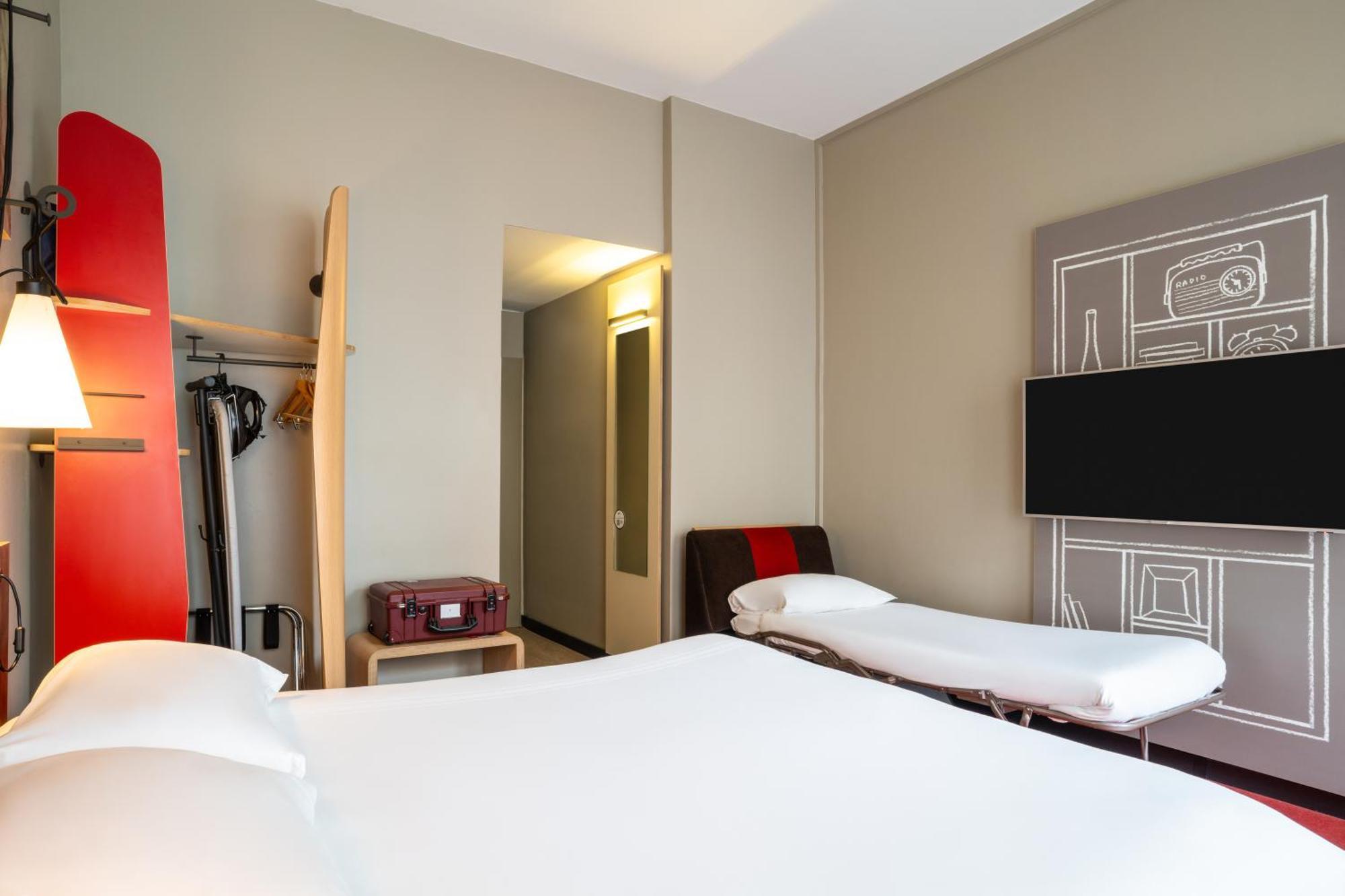 Отель Ibis Centre Royal Mile - Hunter Square 3*