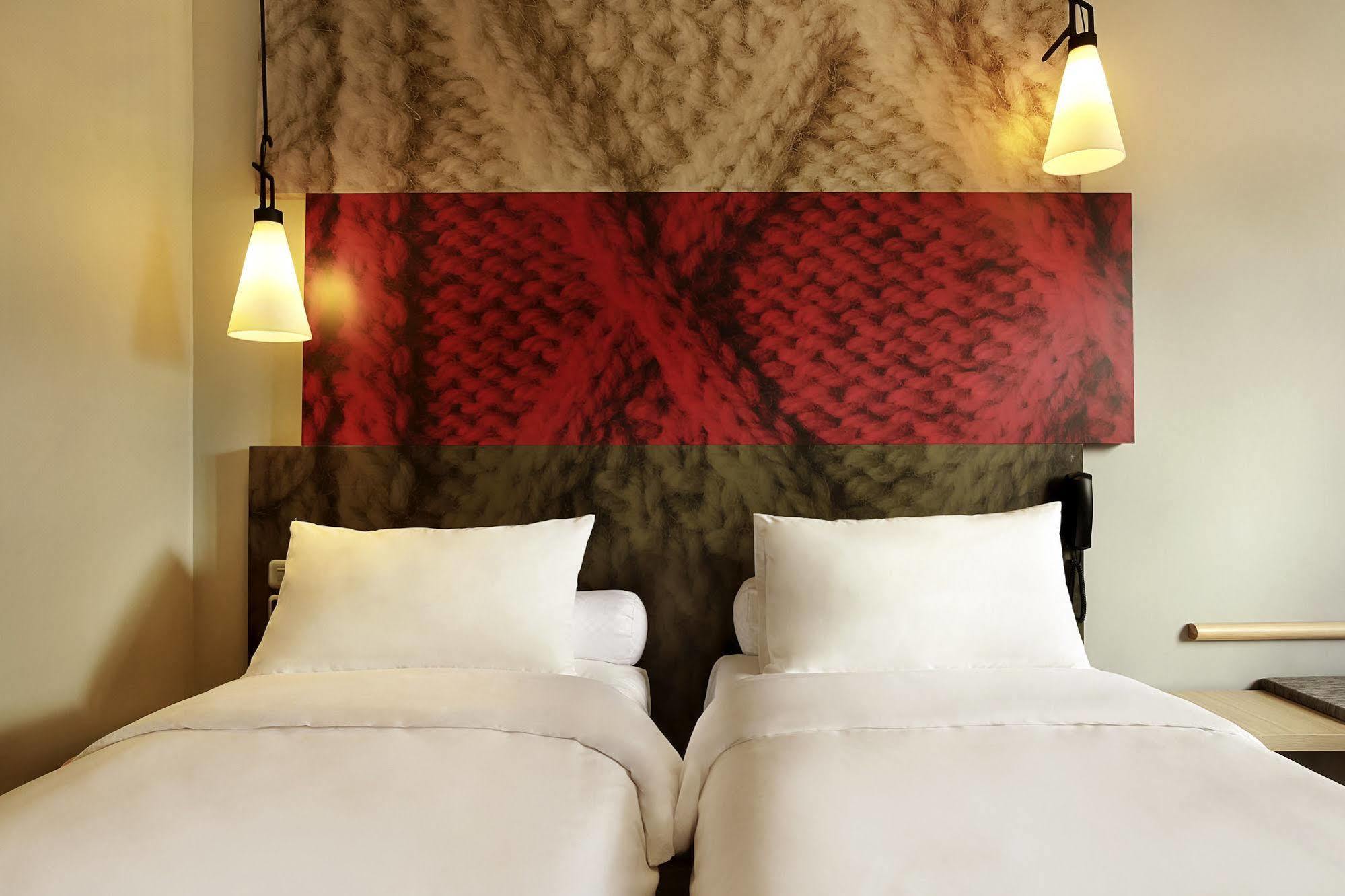 Отель Ibis Centre Royal Mile - Hunter Square 3*